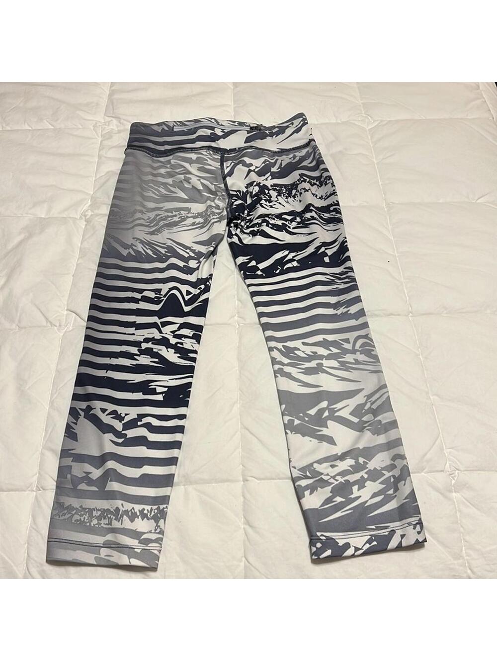 Nike Dri-Fit Capri Leggings Gray Abstract Wave Print Women's XS - Picture 2 of 7
